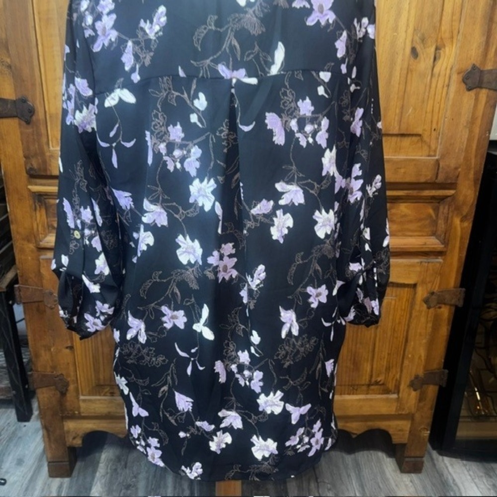 West Kei Purple Floral Surplice Blouse Black Roll Tab Sleeve V-Neck Top Medium - Picture 6 of 10